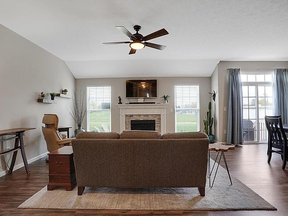 5th image of 4330 Coachman Ln Unit 22