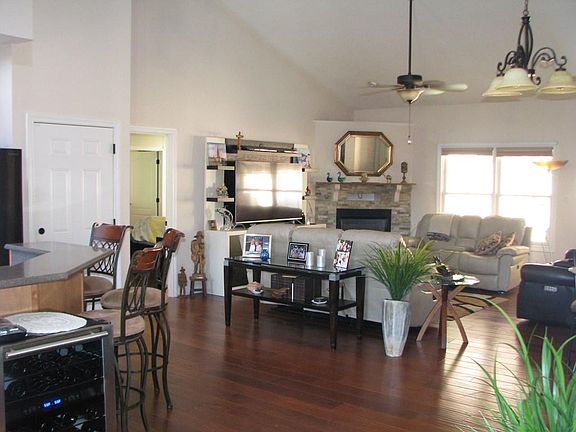 4th image of 2118 Zion Dr