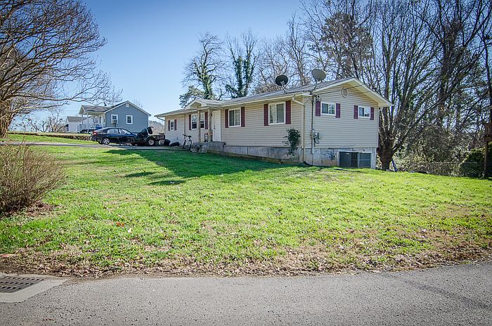1st image of 308 Sweetland Dr