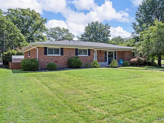 3rd image of 8840 Glenwood Dr