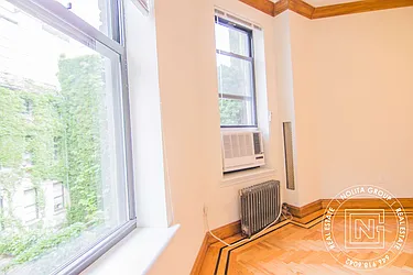Rented by Nolita Group