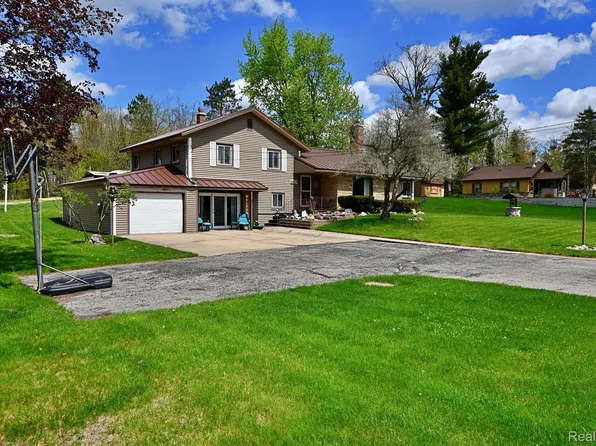 9609 E Madison Rd, Saint Helen, MI 48656