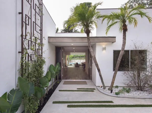 2213 Roscomare Rd, Los Angeles, CA 90077