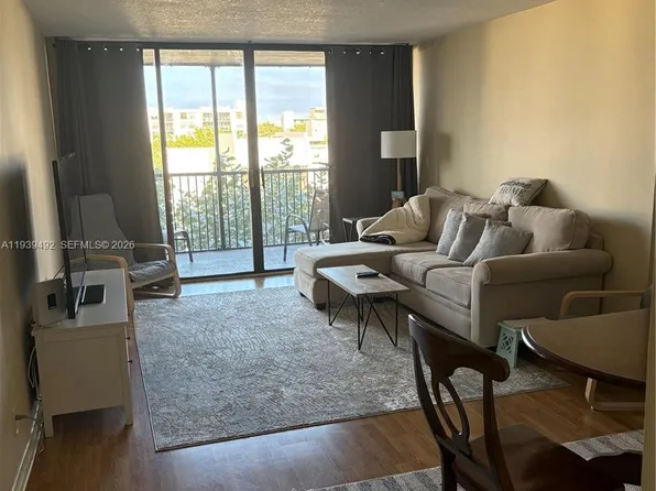 17 Royal Palm Way #4040, Boca Raton, FL 33432