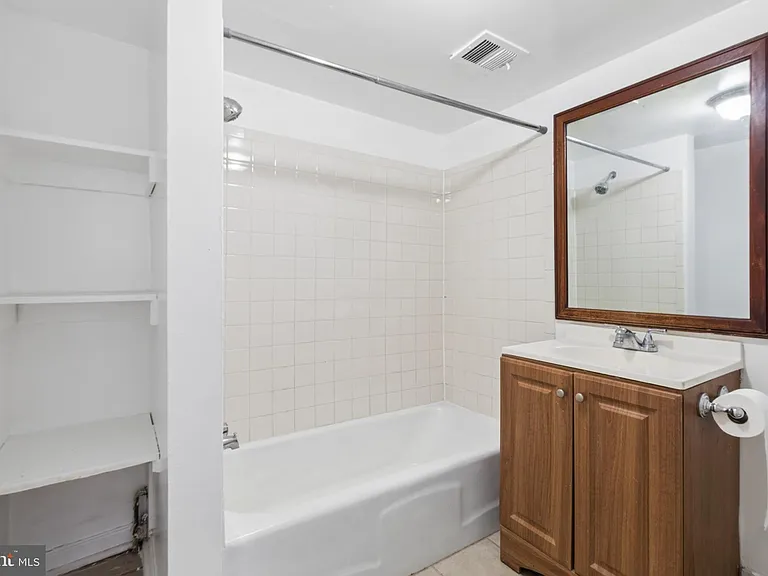 407 Lebaum St SE #4 — Photo 8