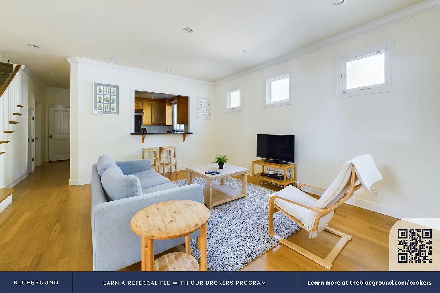 3 bed, 2.5 bath, 1670 sqft, $5,840 — Photo 3