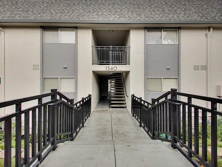 Walnut Terrace — Photo 12