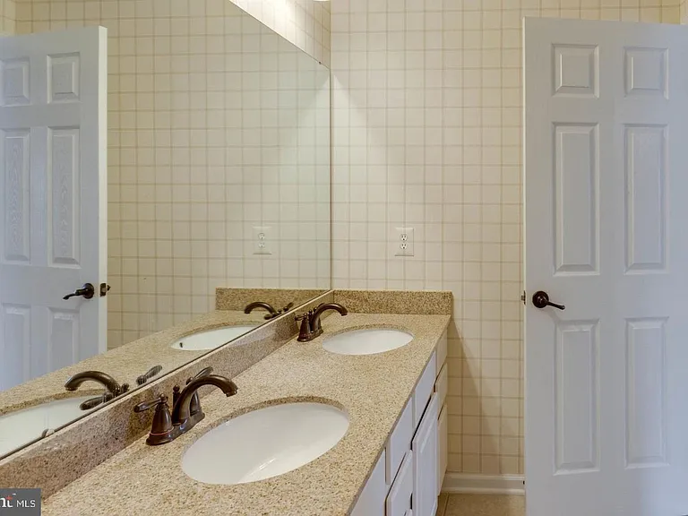 12760 Manor Hall Ct — Photo 31