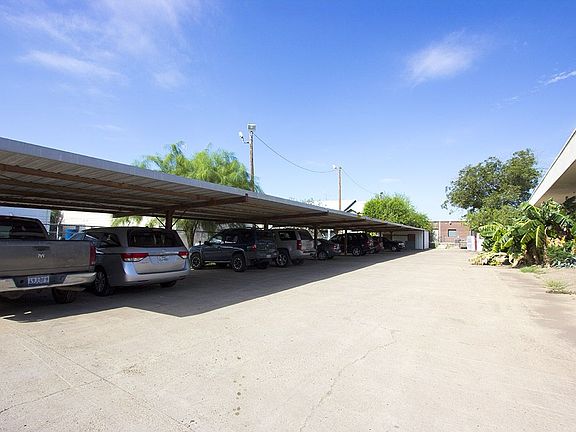 2nd image of 1407 Calle Del Norte