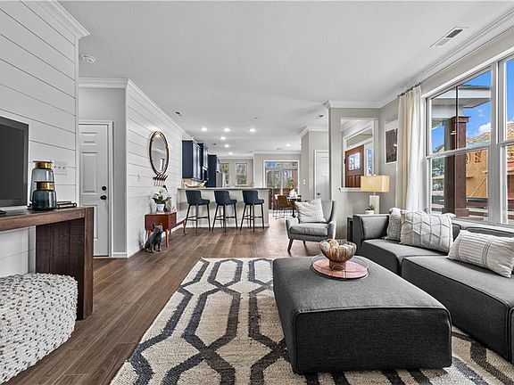 4th image of 1311 Watermark Way