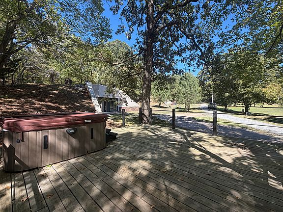 5th image of 6042 NE 118th Rd