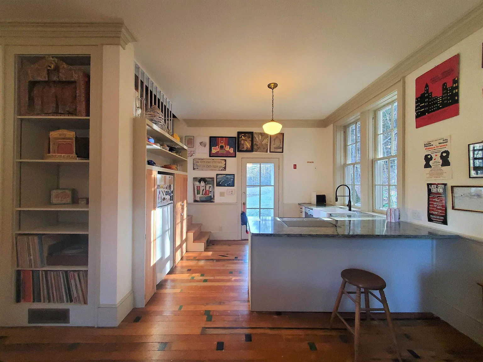 2 bed, 2.0 bath, 990 sqft, $3,000 — Photo 2