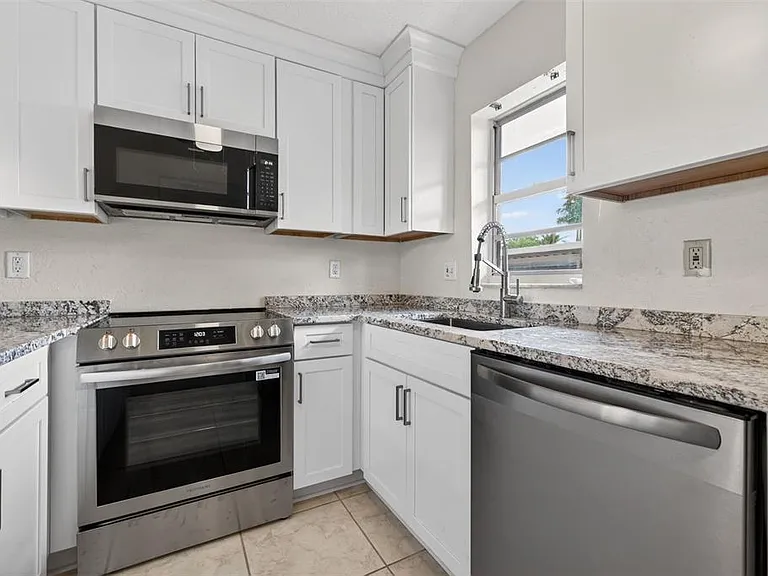 7540 Bay Island Dr S #160 — Photo 8