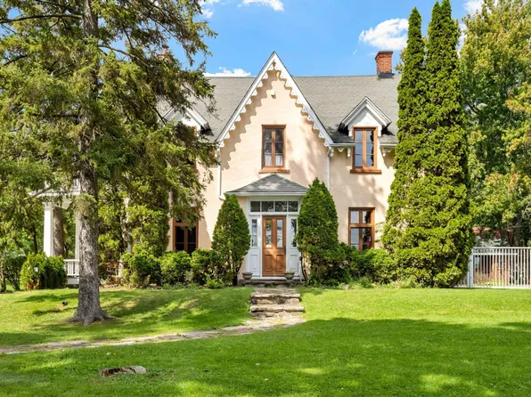 222 Chemin Du Bord Lac Lakeshore, Pointe Claire, QC H9S 4K5