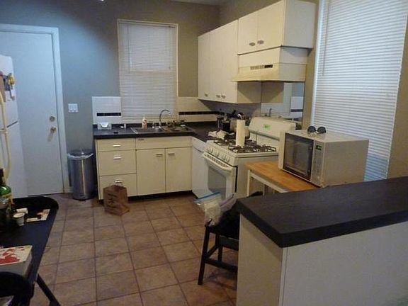 2nd image of 2423 N Fairfield Ave