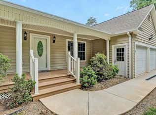 5 Walnut Landing Cir, Hardy, VA 24101
