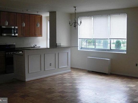 3rd image of 10500 Rockville Pike Unit 325