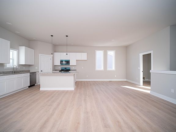 4th image of 775 Biscayne Pl