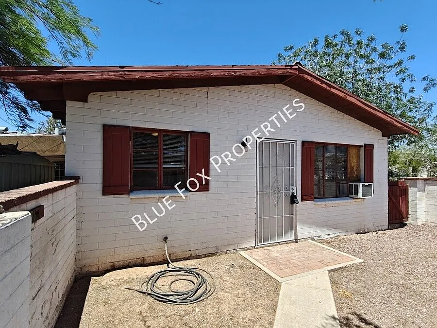 1224 N Camilla Blvd