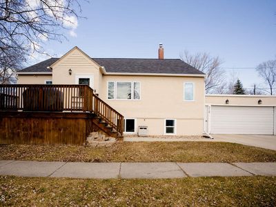 316 8th St SW, Jamestown, ND, 58401