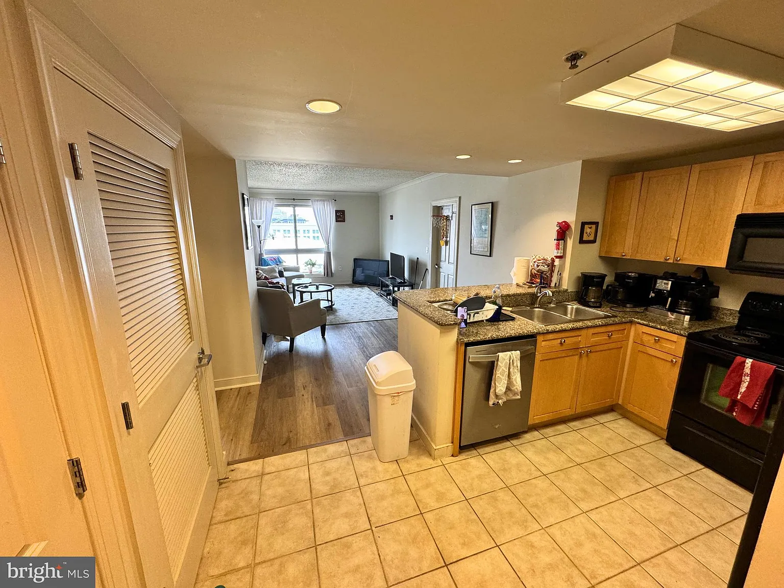 Central — Photo 3
