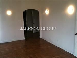 4th image of 536 14th St APT 4
