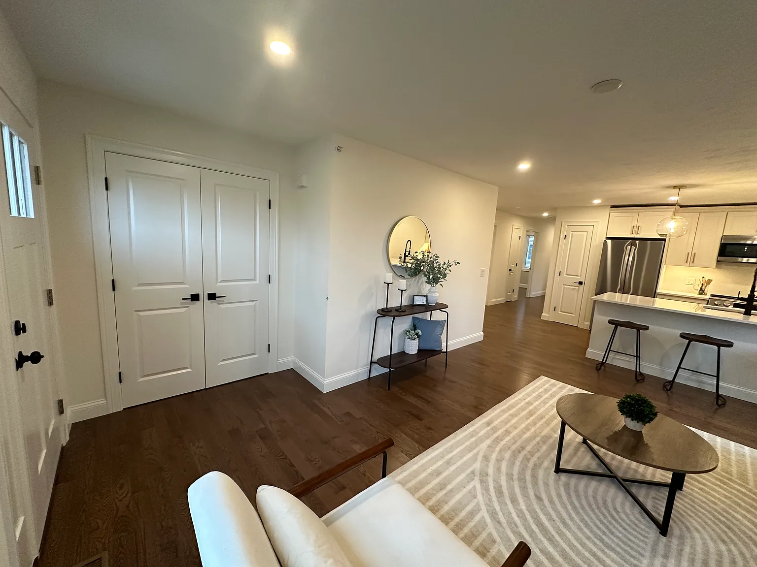 2 bed, 1200 sqft, $2,800 — Photo 3