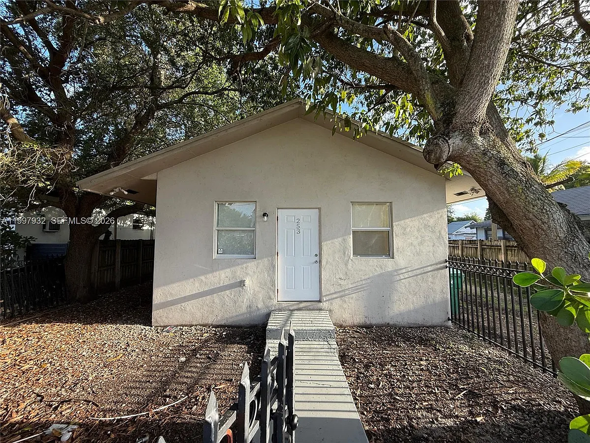 Building Photo - 253 NW 48th St