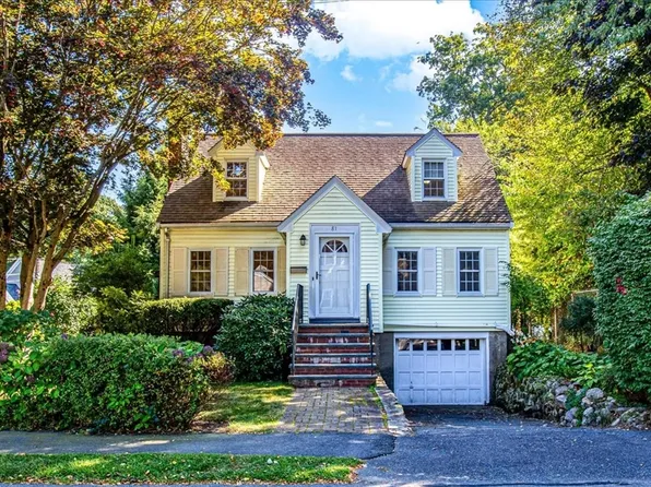 81 Colburn St, Westwood, MA 02090