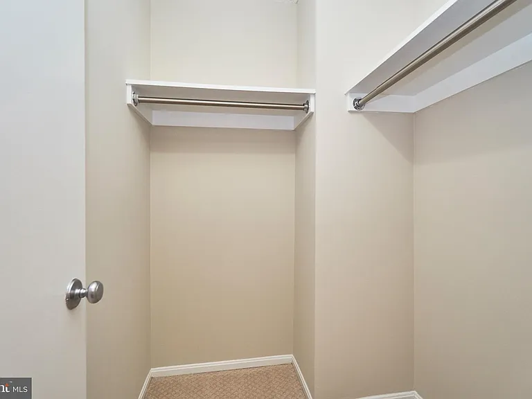 8360 Greensboro Dr #922 — Photo 17