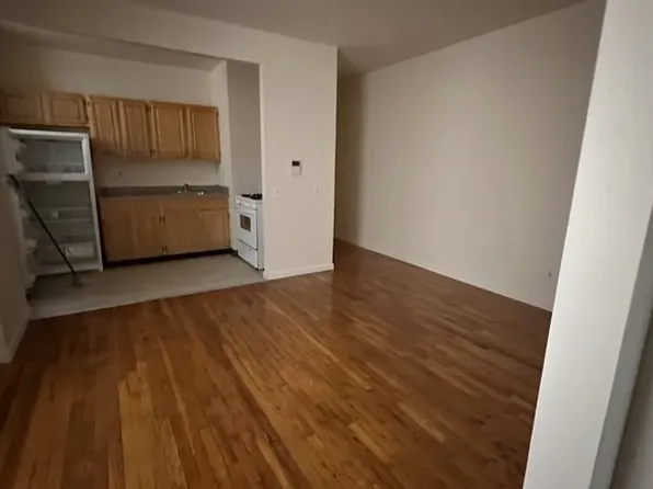 541 Lincoln Place 2C image 1 of 3