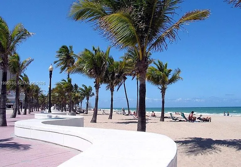 2900 Banyan St #408 — Photo 27