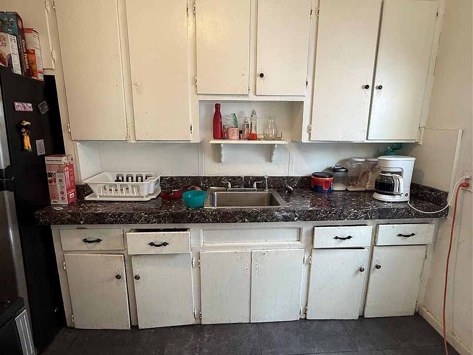 2nd image of 17694 Avon Ave