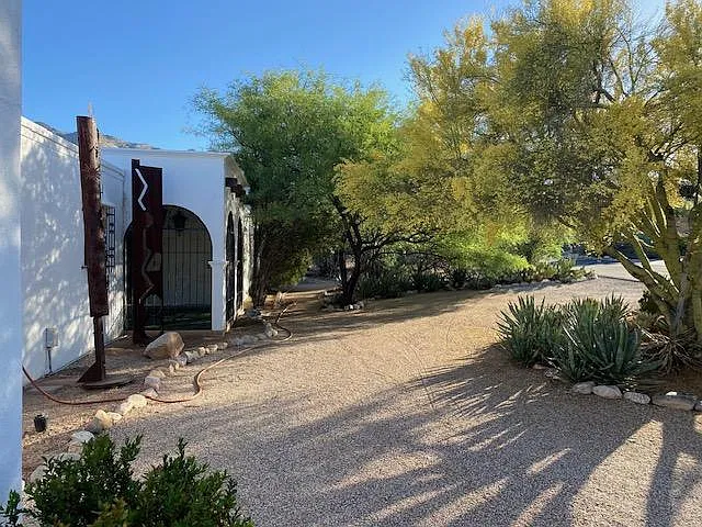 E Camino Bosque, Tucson — Photo 4