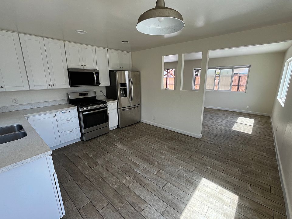 1st image of 1422 Dubuque St APT 1