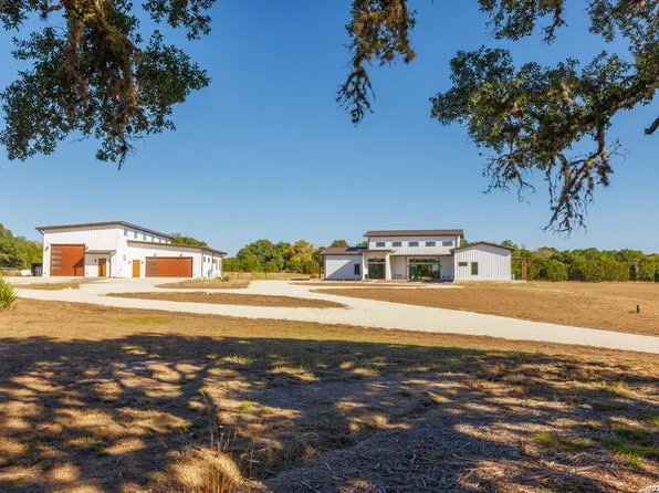 925 Clearwater Canyon, Bandera, TX 78003