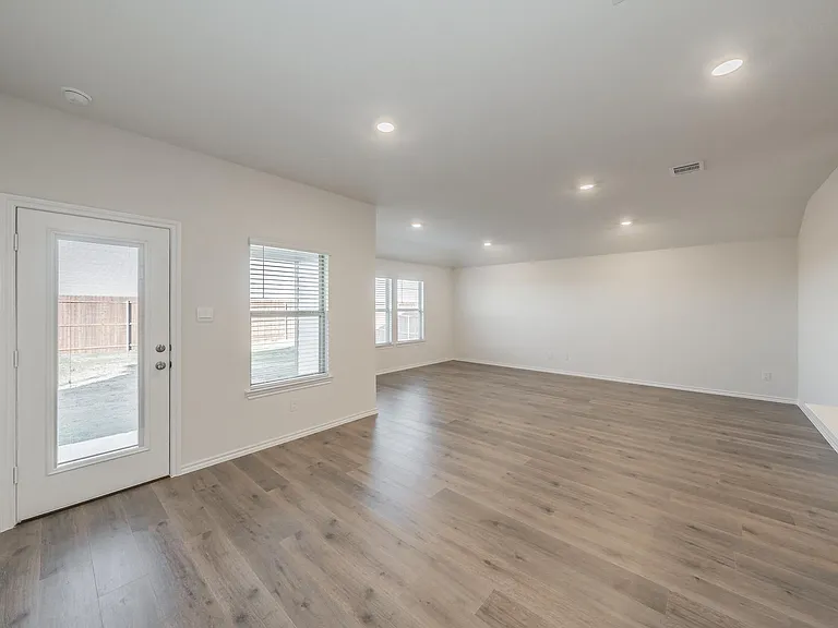 764 Primrose Ln — Photo 10