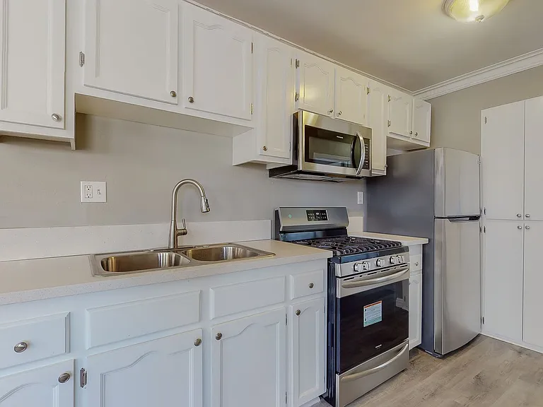 1818 N Kingsley Dr — Photo 37