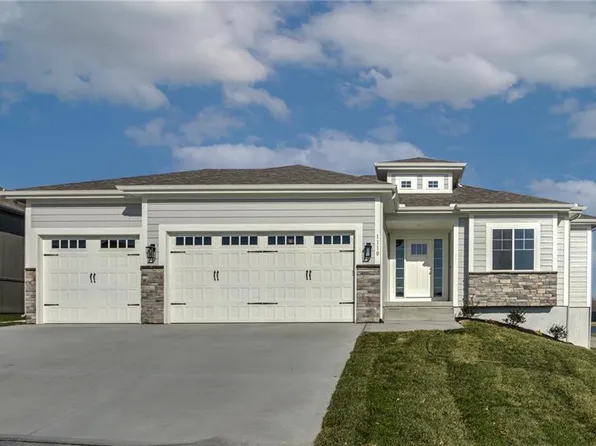 210 E Maple St, Lone Jack, MO 64070