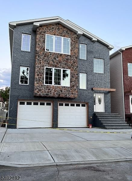 1st image of 16 Cottage Pl Floor 1