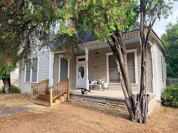 2nd image of 207 W Neely Ave