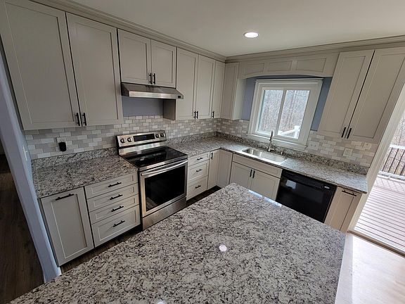 2nd image of 6814 Plantation Forest Dr