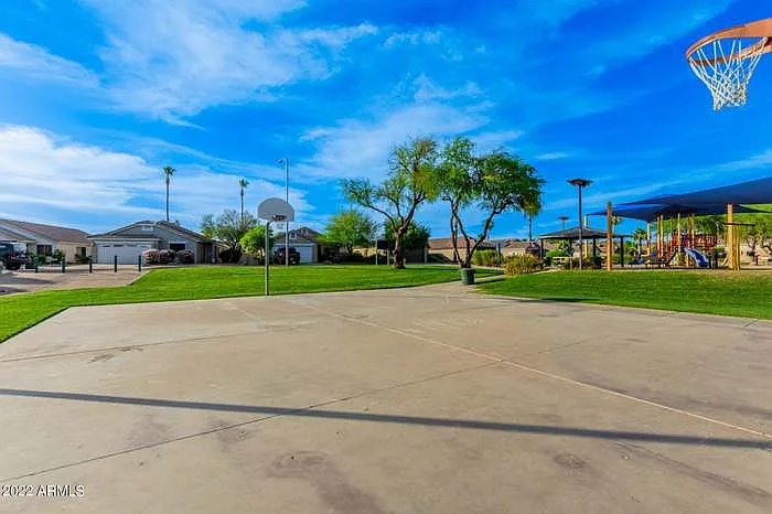 1015 E Irma Ln — Photo 19
