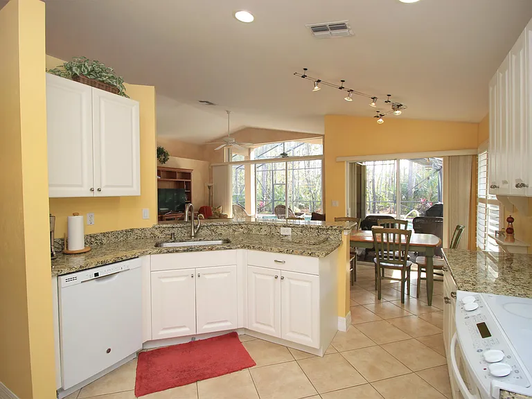 2322 Butterfly Palm Dr — Photo 10