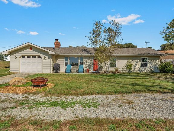 2nd image of 2692 Trego Dr