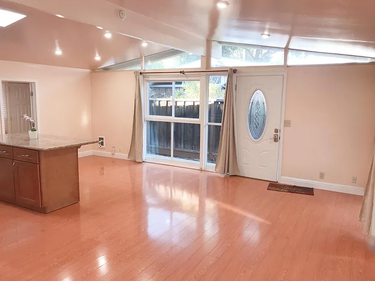 10590 Culbertson Dr — Photo 4
