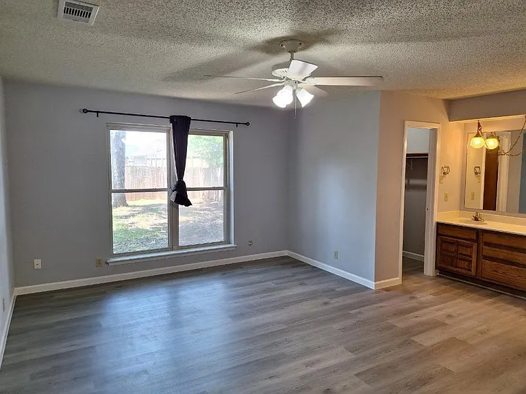 605 Noreda St — Photo 7
