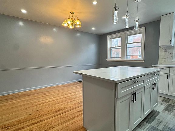 3rd image of 6834 Souder St