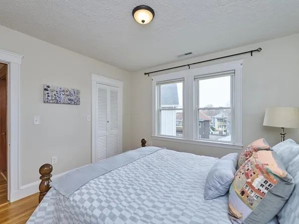 27 Homer Cir #27, Medford, MA 02155