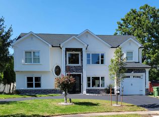 20 Westwood Cir, Edison, NJ 08820